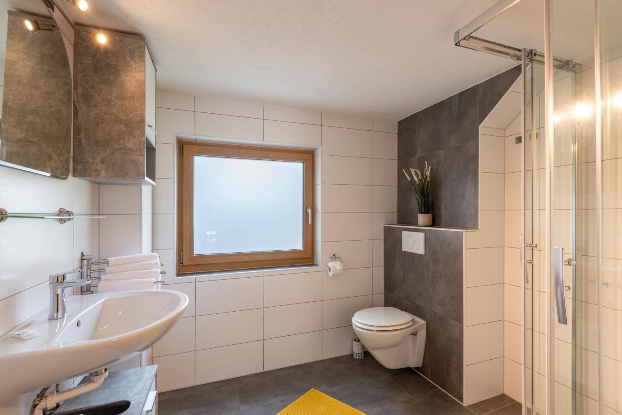 Modernes Apartment - 3 Schlafzimmer - 2 Kostenlose Parkplaetze Fügen Екстериор снимка